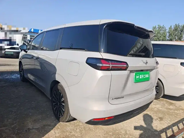 Wuling Starlight 730 — Фото автомобиля 4