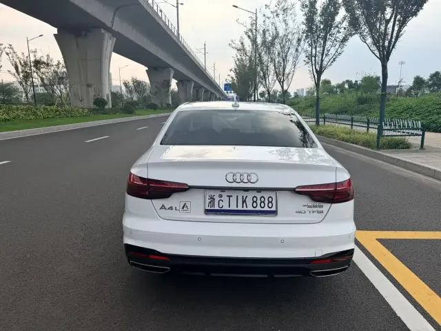 Audi A4L — Фото автомобиля 8