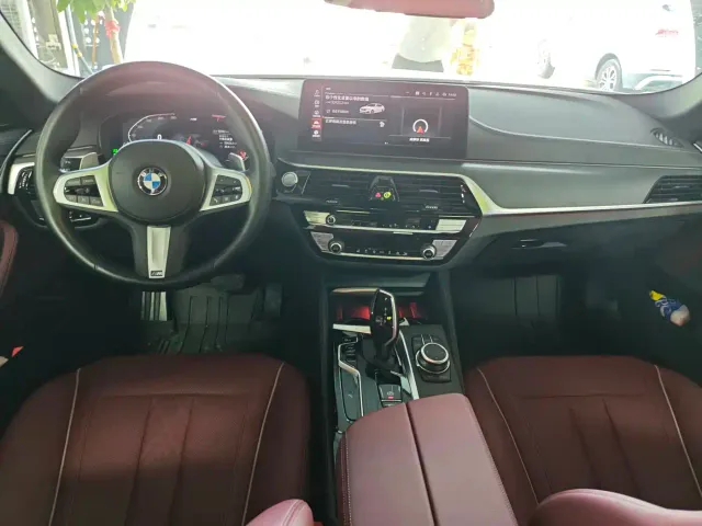 BMW 5 Series — Фото автомобиля 5