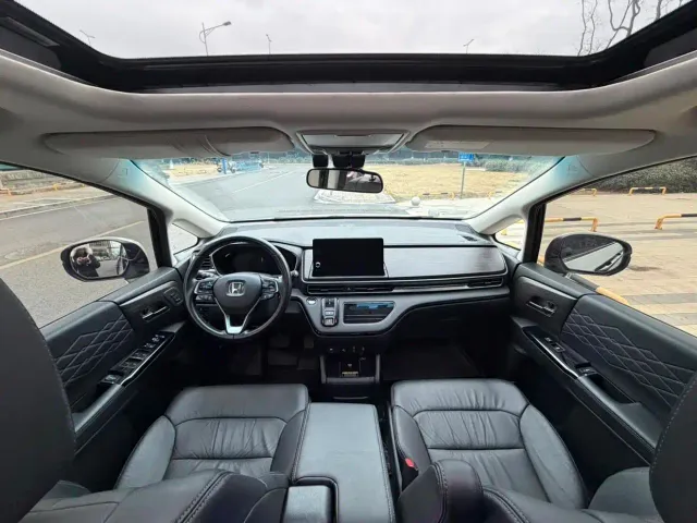 Honda Elysion — Фото автомобиля 14