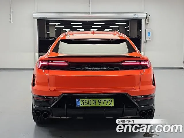 Lamborghini Urus — Фото автомобиля 3
