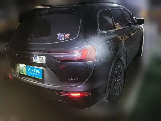 Aito M7 — Фото автомобиля 2