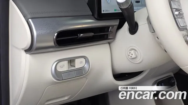 Genesis GV60 — Фото автомобиля 25