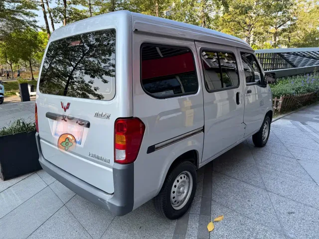 Wuling Zhiguang — Фото автомобиля 4