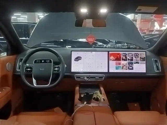 Li Auto L8 — Фото автомобиля 9