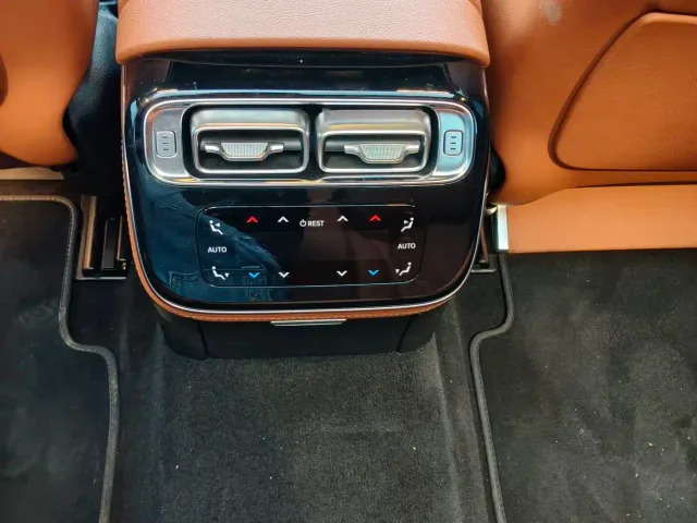 Mercedes-Benz S-Class — Фото автомобиля 11