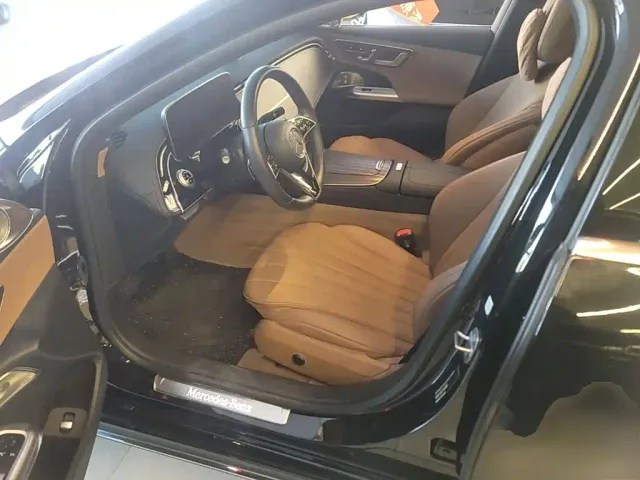 Mercedes-Benz E-Class — Фото автомобиля 14