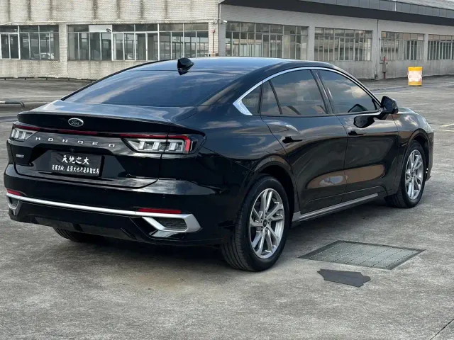 Ford Mondeo — Фото автомобиля 12