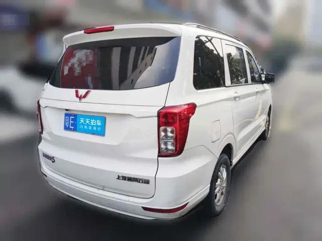 Wuling Hongguang — Фото автомобиля 2