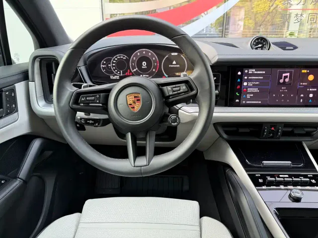 Porsche Cayenne — Фото автомобиля 15