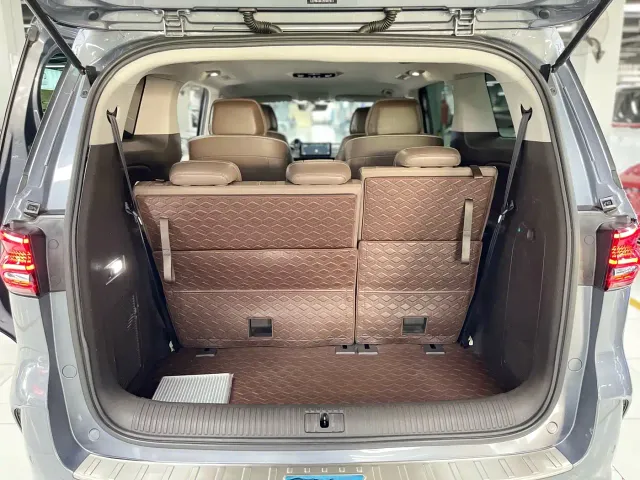 Roewe iMAX8 — Фото автомобиля 8