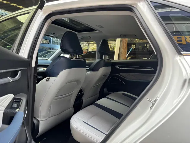 Geely Emgrand — Фото автомобиля 8