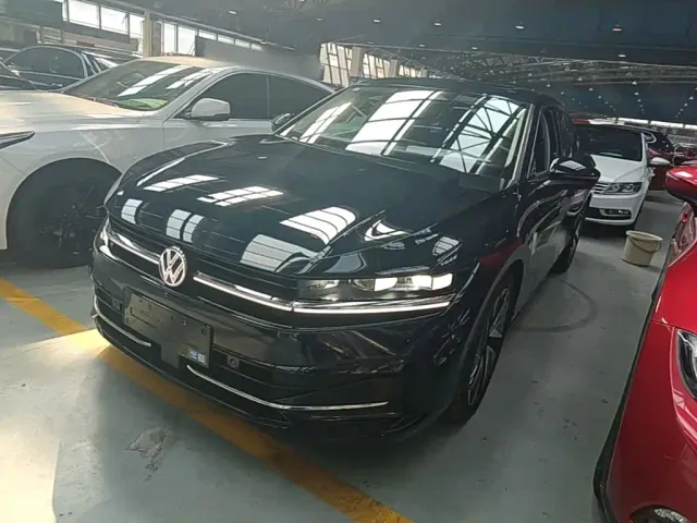 Фотография автомобиля — Volkswagen Magotan