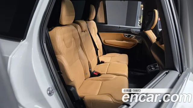 Volvo XC90 — Фото автомобиля 18