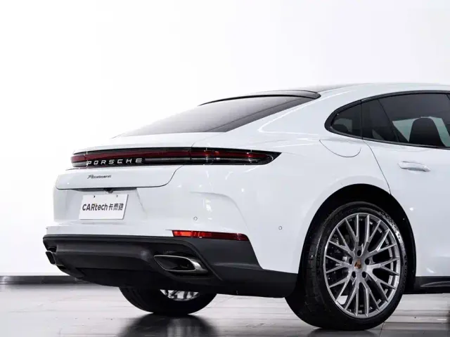 Porsche Panamera — Фото автомобиля 9