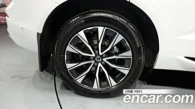 Вольво XC60 — Фото автомобиля 5