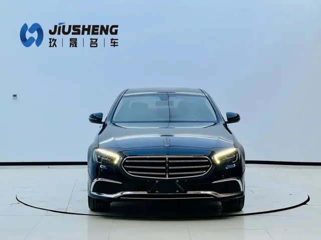 Mercedes-Benz E-Class — Фото автомобиля 2