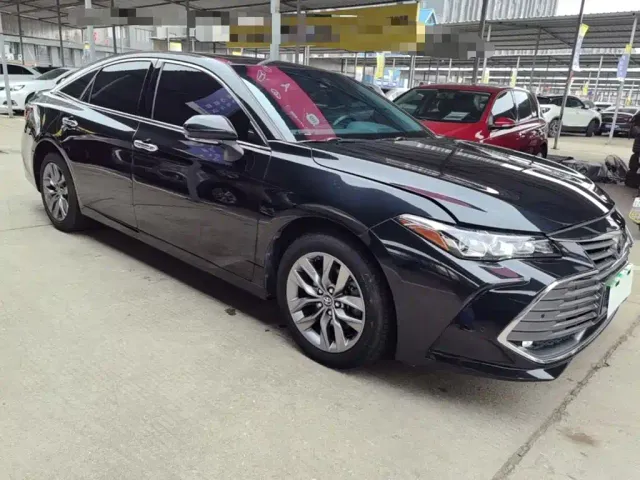 Toyota Avalon — Фото автомобиля 3
