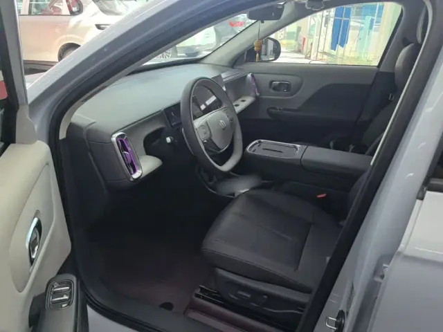 Leapmotor B10 — Фото автомобиля 14