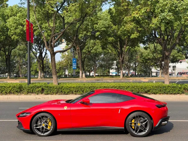 Ferrari Roma — Фото автомобиля 3