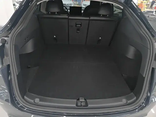 Tesla Model Y — Фото автомобиля 18