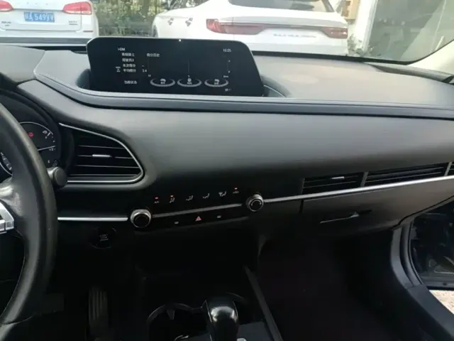 Mazda CX-30 — Фото автомобиля 12