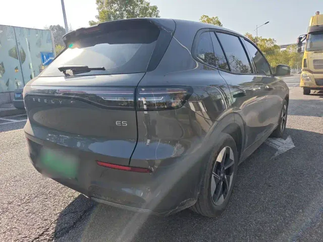 Geely Galaxy E5 — Фото автомобиля 4