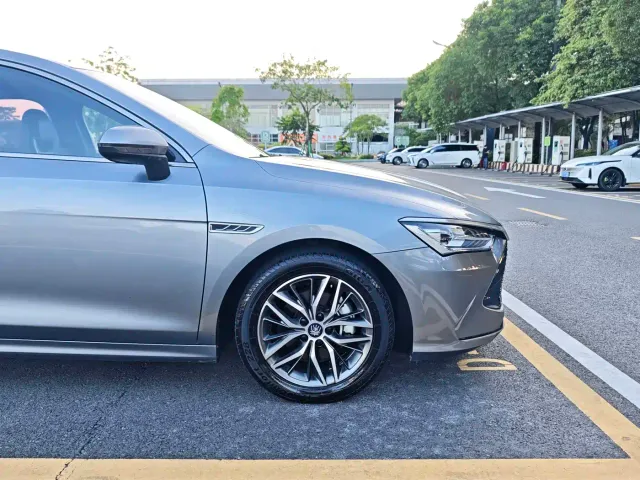 BYD Qin PLUS — Фото автомобиля 22