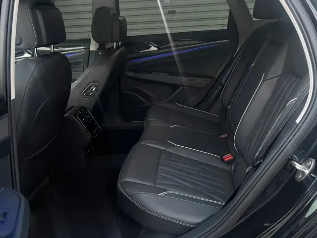 Volkswagen Passat — Фото автомобиля 5