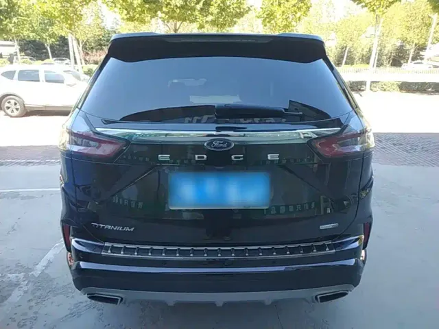 Ford Edge — Фото автомобиля 5