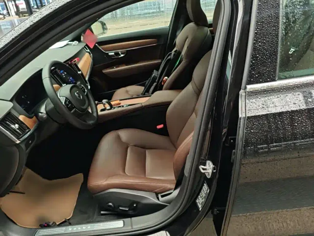 Volvo S90 — Фото автомобиля 14