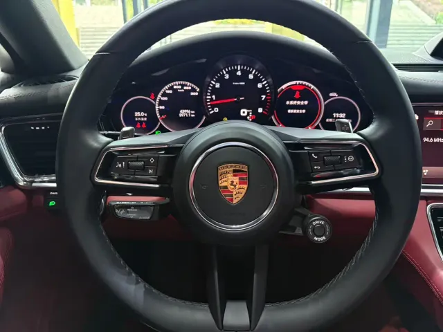 Porsche Panamera — Фото автомобиля 16