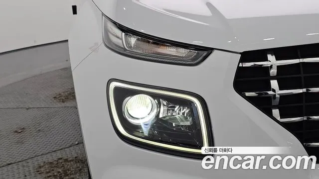 Hyundai Venue — Фото автомобиля 7