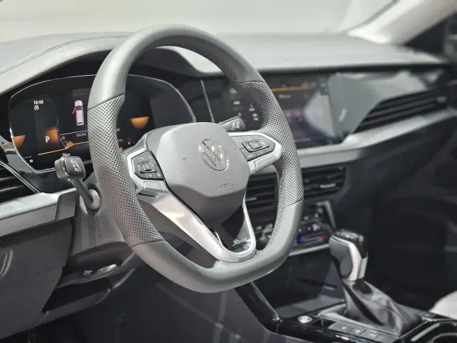 Volkswagen Passat — Фото автомобиля 7