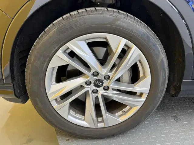 Audi Q7 — Фото автомобиля 10