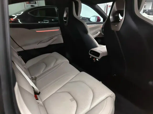 Xiaomi SU7 — Фото автомобиля 8