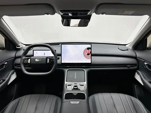 Geely Galaxy Starship 7 EM-i — Фото автомобиля 12