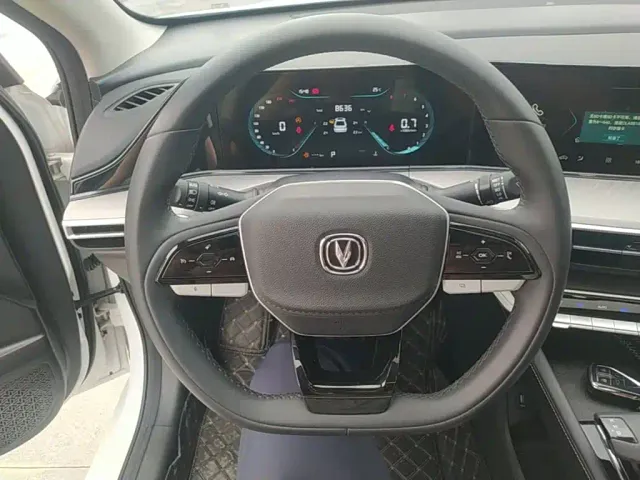 Changan Eado — Фото автомобиля 10