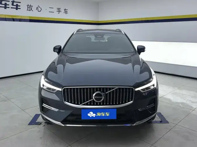 Volvo XC60 — Фото автомобиля 2