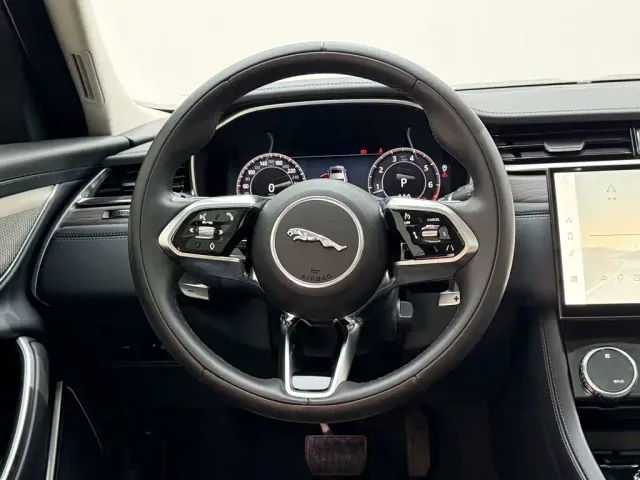 Jaguar XFL — Фото автомобиля 11