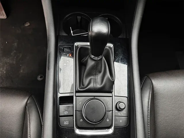 Mazda Axela — Фото автомобиля 12