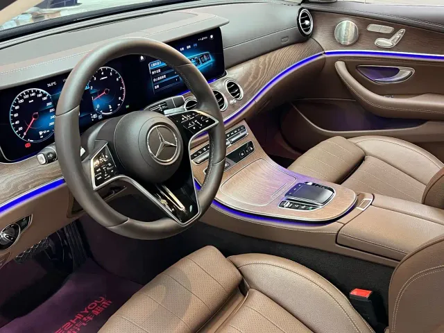 Mercedes-Benz E-Class — Фото автомобиля 8