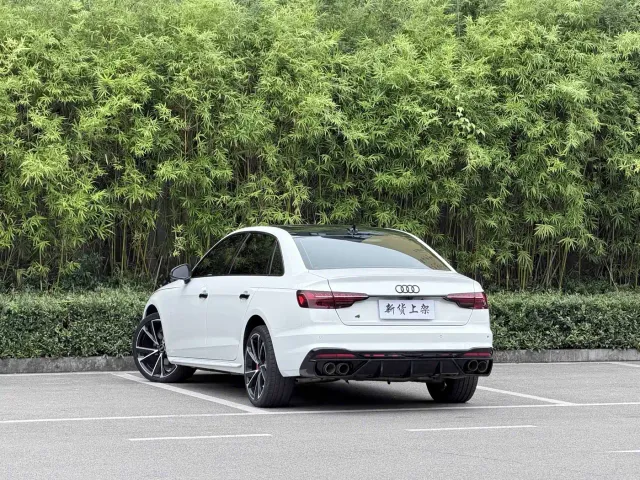 Audi A4L — Фото автомобиля 7