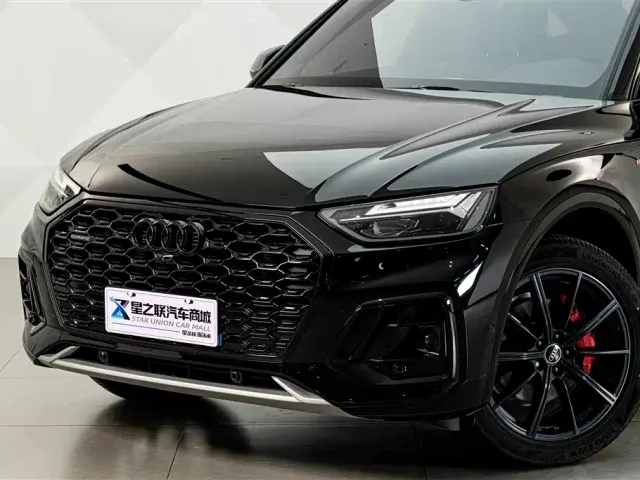 Audi Q5L Sportback — Фото автомобиля 2