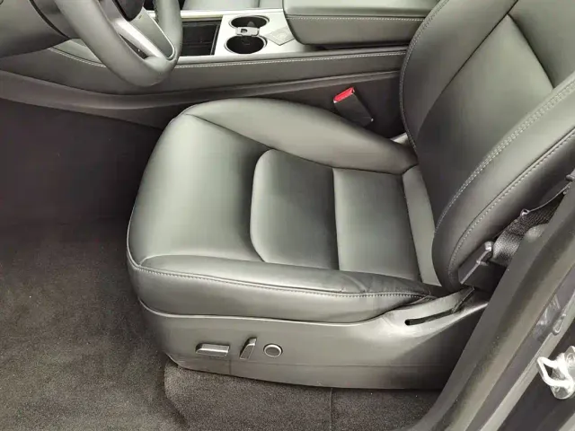 Tesla Model Y 2021 Performance High-Performance AWD — Фото автомобиля 20