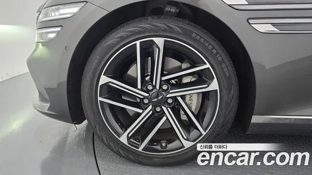 Genesis G80 Бензин 2.5 турбо AWD — Фото автомобиля 5