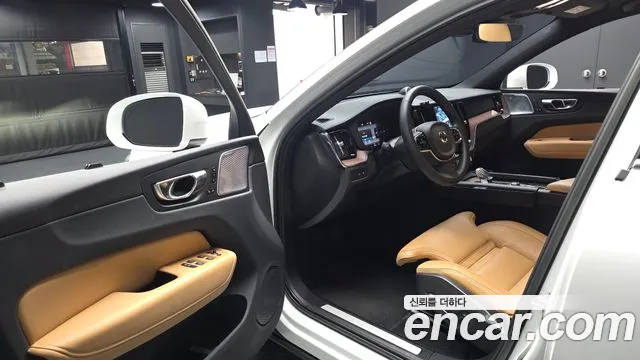 Volvo XC60 2nd Gen — Фото автомобиля 15