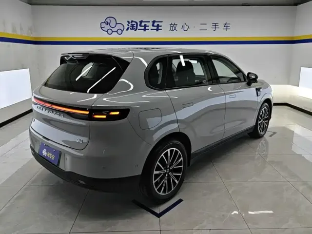 Leapmotor B10 — Фото автомобиля 3