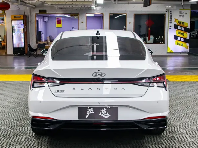 Hyundai Elantra — Фото автомобиля 20