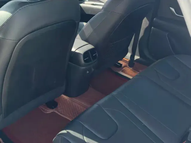 Hyundai Elantra — Фото автомобиля 5